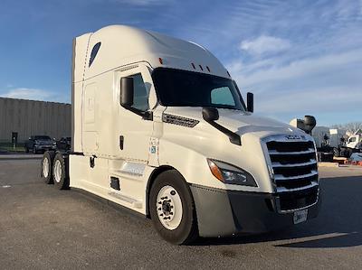 Used 2021 Freightliner Cascadia Detroit DD15AT Semi Truck with Sleeper Cab for sale #363788 - photo 1