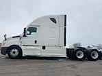Used 2021 Freightliner Cascadia Detroit DD15AT Semi Truck with Sleeper Cab for sale #363792 - photo 4