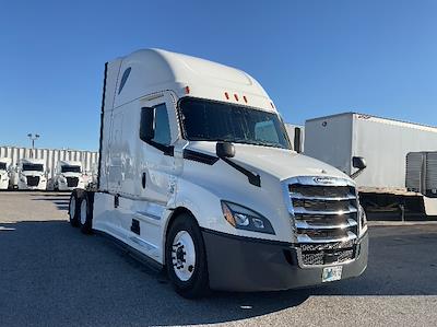Used 2021 Freightliner Cascadia Detroit DD15AT Semi Truck with Sleeper Cab for sale #363796 - photo 1