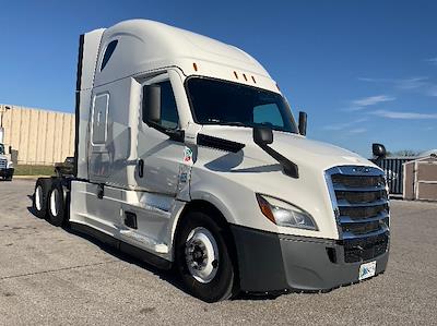 Used 2021 Freightliner Cascadia Detroit DD15AT Semi Truck with Sleeper Cab for sale #363797 - photo 1