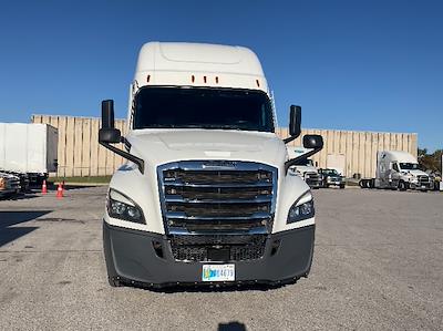 Used 2021 Freightliner Cascadia Detroit DD15AT Semi Truck with Sleeper Cab for sale #363797 - photo 2