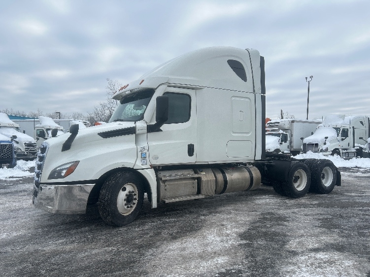 Used 2020 Freightliner Cascadia - photo 5