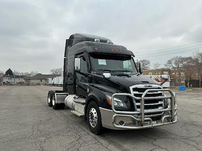 Used 2020 Freightliner Cascadia Detroit DD15AT Semi Truck with Sleeper Cab for sale #364145 - photo 1