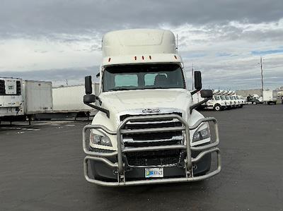 Used 2020 Freightliner Cascadia Detroit DD15AT Semi Truck for sale #364228 - photo 2