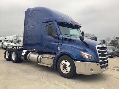 Used 2020 Freightliner Cascadia Detroit DD15AT Semi Truck with Sleeper Cab for sale #364255 - photo 1