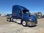 Used 2020 Freightliner Cascadia Detroit DD15AT Semi Truck with Sleeper Cab for sale #364258 - photo 1
