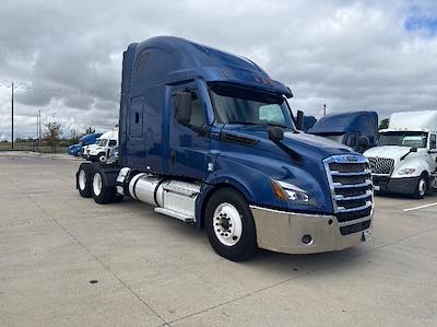 Used 2020 Freightliner Cascadia Detroit DD15AT Semi Truck with Sleeper Cab for sale #364260 - photo 1