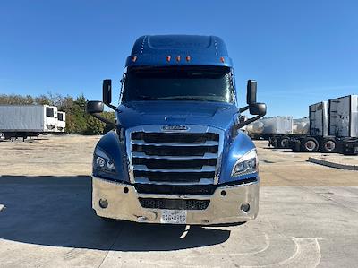 Used 2020 Freightliner Cascadia Detroit DD15AT Semi Truck with Sleeper Cab for sale #364260 - photo 2