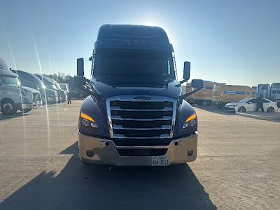 Used 2020 Freightliner Cascadia Detroit DD15AT Semi Truck with Sleeper Cab for sale #364262 - photo 2
