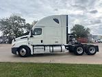 Used 2020 Freightliner Cascadia Detroit DD15AT Semi Truck with Sleeper Cab for sale #364696 - photo 4