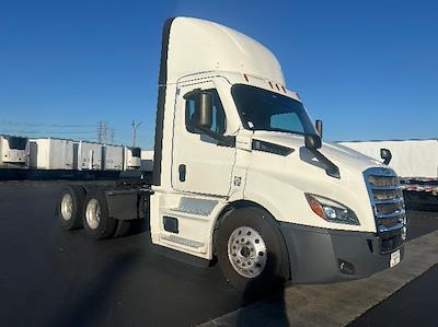 Used 2020 Freightliner Cascadia Detroit DD13 Semi Truck for sale #365438 - photo 1