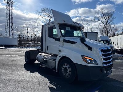 Used 2020 Freightliner Cascadia - photo 1