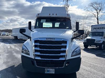 Used 2020 Freightliner Cascadia - photo 1