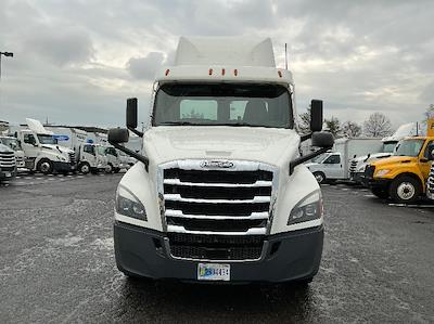 Used 2020 Freightliner Cascadia - photo 1