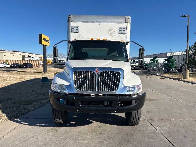 Used 2020 International MV - photo 2