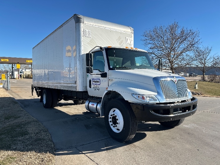 Used 2020 International MV - photo 5