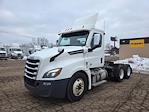 Used 2020 Freightliner Cascadia Detroit DD13 Semi Truck for sale #365738 - photo 3