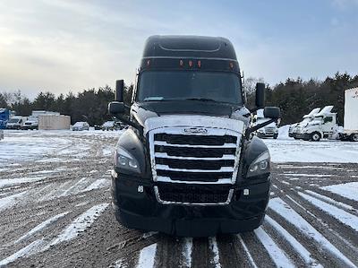Used 2020 Freightliner Cascadia Detroit DD15AT Semi Truck with Sleeper Cab for sale #366146 - photo 2
