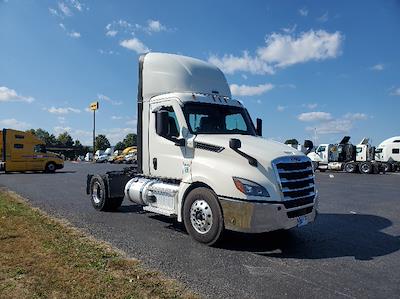 Used 2020 Freightliner Cascadia - photo 1
