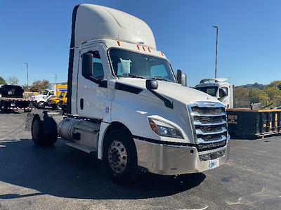 Used 2020 Freightliner Cascadia Detroit DD15AT Semi Truck for sale #366367 - photo 1
