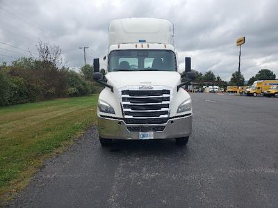 Used 2020 Freightliner Cascadia Detroit DD15AT Semi Truck for sale #366369 - photo 2
