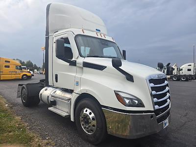 Used 2020 Freightliner Cascadia - photo 1