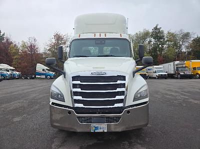 Used 2020 Freightliner Cascadia Detroit DD15AT Semi Truck for sale #366374 - photo 2