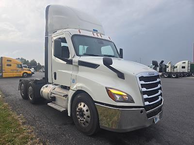 Used 2020 Freightliner Cascadia Detroit DD15AT Semi Truck for sale #366376 - photo 1