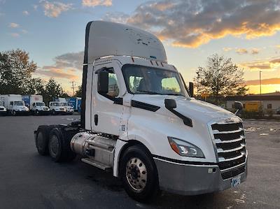 Used 2020 Freightliner Cascadia Detroit DD15AT Semi Truck for sale #366378 - photo 1