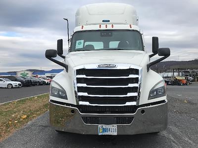 Used 2020 Freightliner Cascadia Detroit DD15AT Semi Truck for sale #366382 - photo 2