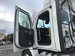 Used 2020 Freightliner Cascadia Detroit DD15AT Semi Truck for sale #366382 - photo 9