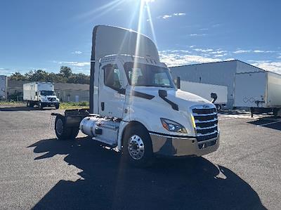 Used 2020 Freightliner Cascadia Detroit DD15AT Semi Truck for sale #366385 - photo 1