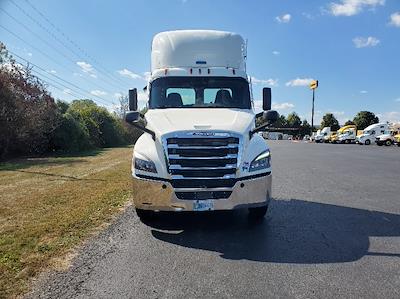 Used 2020 Freightliner Cascadia Detroit DD15AT Semi Truck for sale #366386 - photo 2