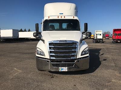 Used 2020 Freightliner Cascadia Detroit DD15AT Semi Truck for sale #366388 - photo 2
