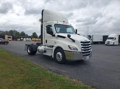 Used 2020 Freightliner Cascadia Detroit DD15AT Semi Truck for sale #366389 - photo 1