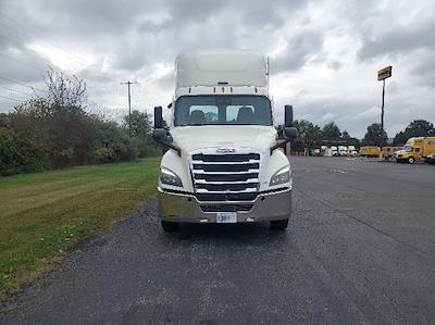 Used 2020 Freightliner Cascadia Detroit DD15AT Semi Truck for sale #366389 - photo 2