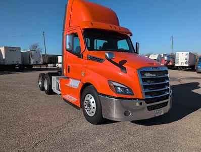 Used 2020 Freightliner Cascadia - photo 1