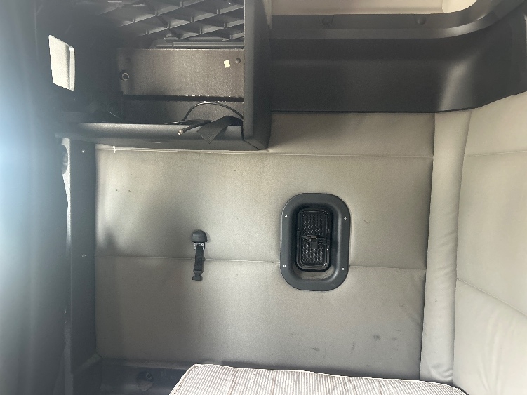 Used 2020 Freightliner Cascadia - photo 21