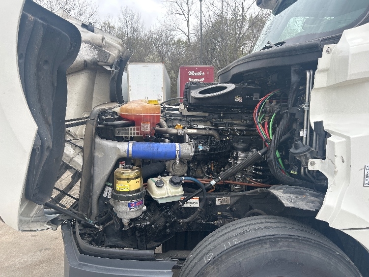 Used 2020 Freightliner Cascadia - photo 23