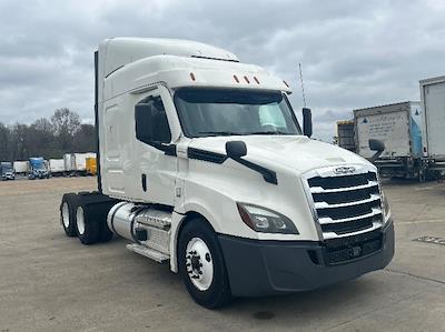 Used 2020 Freightliner Cascadia - photo 1