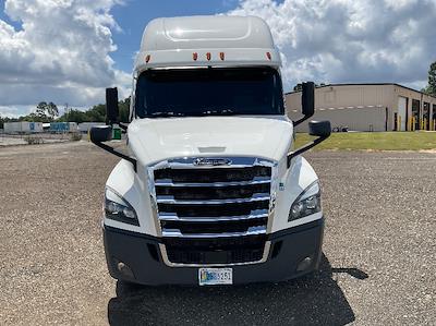 Used 2020 Freightliner Cascadia - photo 1