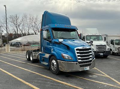 Used 2020 Freightliner Cascadia - photo 1
