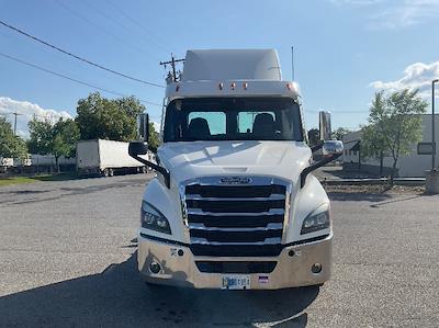 Used 2020 Freightliner Cascadia Detroit DD13 Semi Truck for sale #366927 - photo 2