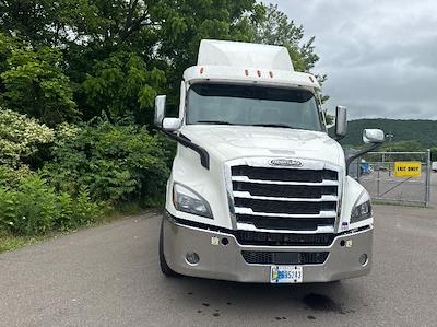 Used 2020 Freightliner Cascadia Detroit DD13 Semi Truck for sale #366933 - photo 2