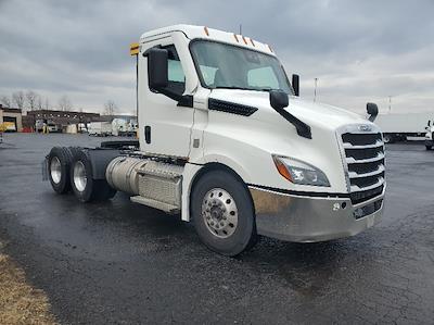 Used 2020 Freightliner Cascadia Detroit DD15AT Semi Truck for sale #367063 - photo 1