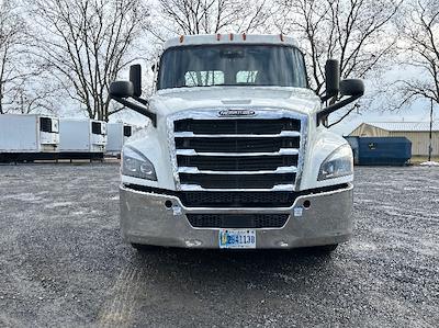 Used 2020 Freightliner Cascadia Detroit DD15AT Semi Truck for sale #367064 - photo 2