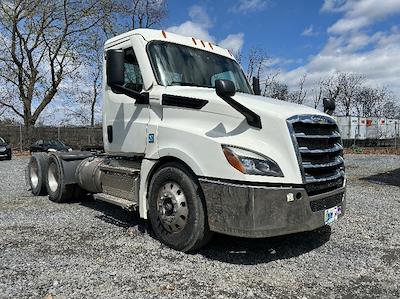 Used 2020 Freightliner Cascadia Detroit DD15AT Semi Truck for sale #367066 - photo 1
