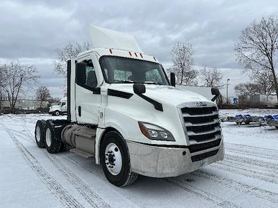 Used 2020 Freightliner Cascadia Detroit DD13 Semi Truck for sale #367191 - photo 1