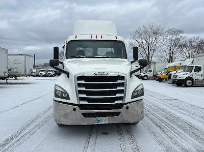 Used 2020 Freightliner Cascadia Detroit DD13 Semi Truck for sale #367191 - photo 2