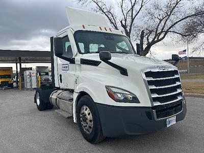 Used 2020 Freightliner Cascadia - photo 1